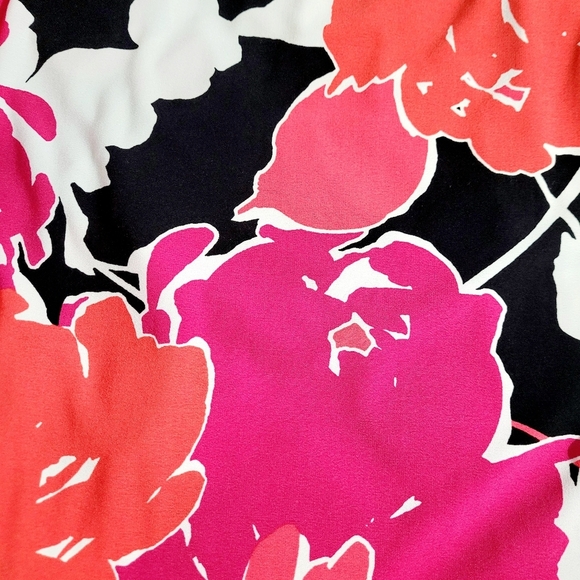 Susan Graver Women's Top Tunic Size Medium Floral Print V-Neck Short Asymmetric - Picture 5 of 11